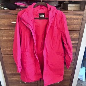 The North Face Tomales Bay raincoat size XL red!